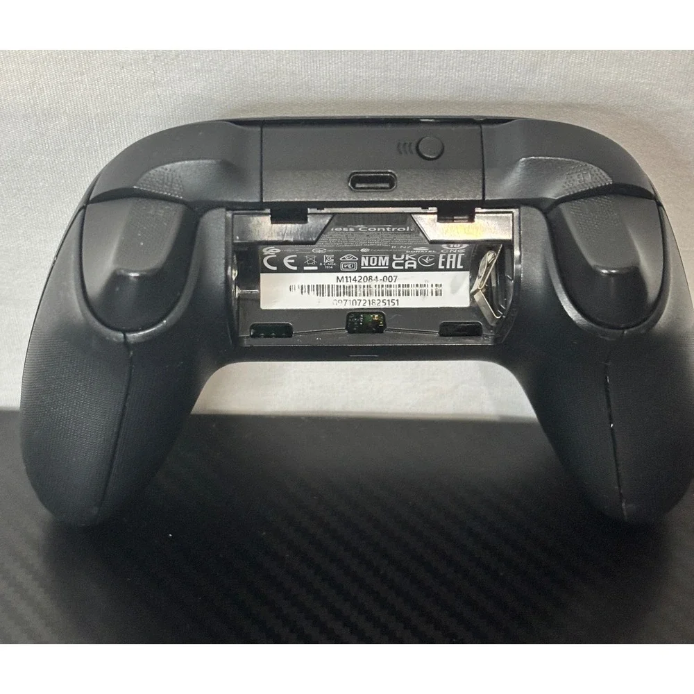 Microsoft Xbox Wireless Controller Carbon Black Model 1914 Series X S No Cover